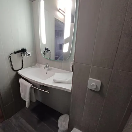 מלון Ibis Purpan Aeroport
